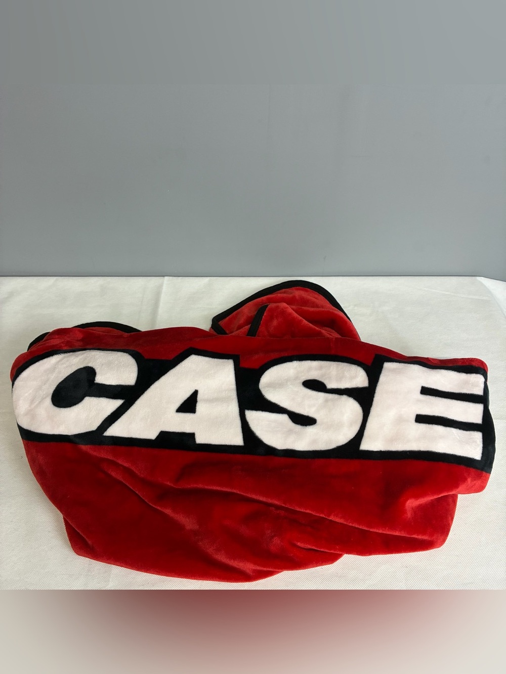 Case IH Throw Blanket approx 50x70 Red Black White Logo Heavyweight Poly Fleece - Picture 7 of 9